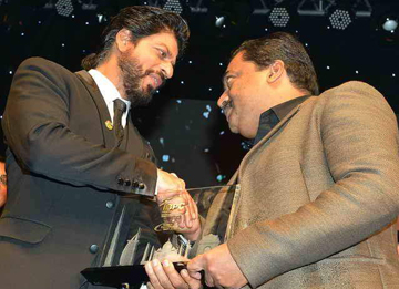 IBPC honors eminent personalities from India with Business Excellence Award made by Crystal Gallery
