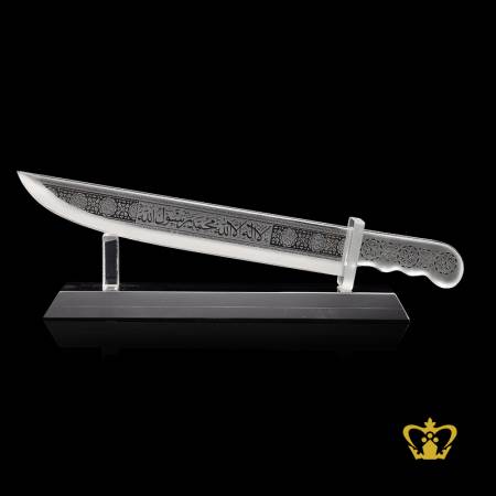 Crystal-dagger-replica-with-black-base-Arabic-word-calligraphy-La-Ilaha-Illa-Allah-Muhammed-Rasul-Allah-engraved-Islamic-occasions-Customized-ramadan-eid-gifts-religious-souvenir