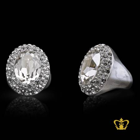 Oval-silver-ring-inlaid-with-crystal-diamond-charming-gift-for-her