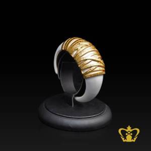 Stylish-pearl-bangle-with-gold-plated-metal-exquisite-jewelry-gift-for-her