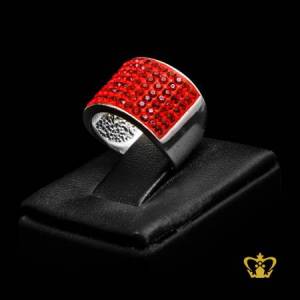 Shimmering-silver-ring-inlaid-with-red-shiny-crystal-diamonds-sparkling-gift-for-her