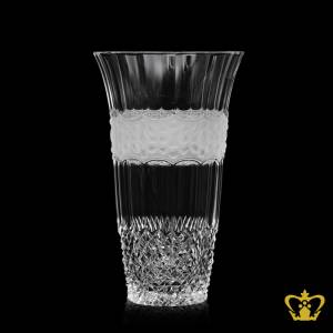 Luminous-imperial-design-adorned-classic-crystal-vase-handcrafted-skilled-frosted-diamond-pattern