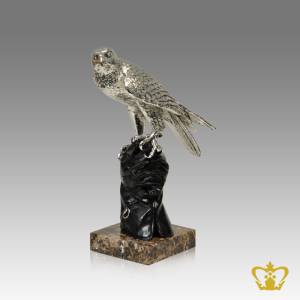 ANG-FALCON-ON-GLOVE-FALCONRY-SILVER-12IN