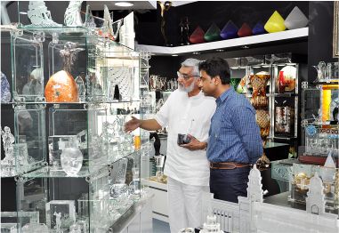 Indian Consul General H.E Mr. Anurag Bhushan Visits Crystal Gallery