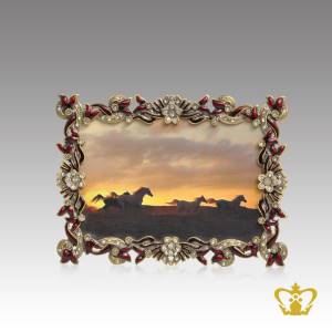 Horse-picture-color-printed-on-decorative-photo-frame
