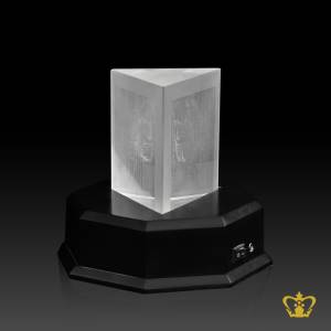 H-H-Sheikh-Zayed-Bin-Sultan-Al-Nahyan-3D-laser-engraved-crystal-triangle-cube-with-wooden-base-UAE-national-day-gift-corporate-souvenir