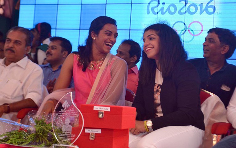 Industrialist Presents Awards and Cash Prizes to Indian Olympics Medalists
