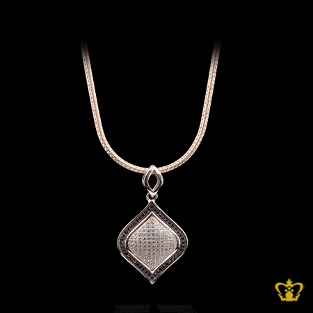 Alluring-leaf-pendant-inlaid-with-stylish-pattern-black-and-clear-crystal-lovely-gift-for-her