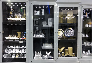 Crystal Gallery Retail Outlet at Marina Mall Reopened 