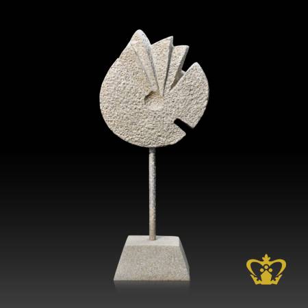 Manufactured-Artistic-Sculpture-Trophy-with-Intricate-Detailing