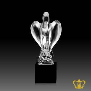 Manufactured-Artistic-Crystal-Falcon-with-Intricate-Detailing