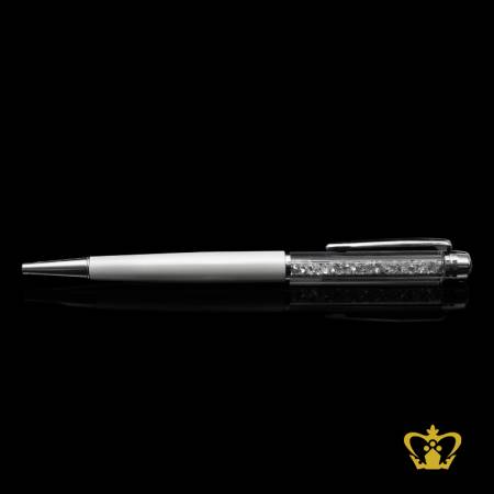 Manufactured-Artistic-Metal-Writing-Pen-with-Crystal-Stones-and-Intricate-Design