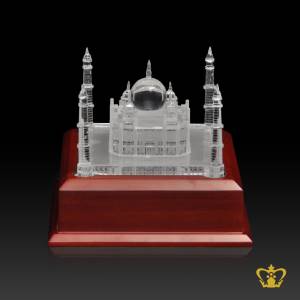 The-Taj-Mahal-India-crystal-replica-with-wooden-base-is-one-of-the-wonders-of-the-world-tourist-souvenir-gift-