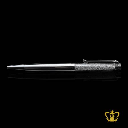 Manufactured-Artistic-Writing-Pen-with-Crystal-Stones-and-Intricate-Design