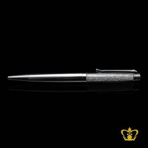 Manufactured-Artistic-Writing-Pen-with-Crystal-Stones-and-Intricate-Design