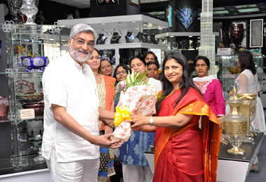 The Consulate General of India, Dubai Ladies Club Visits Crystal Gallery