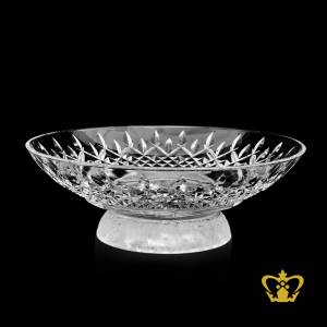 Alluring-crystal-centerplate-with-lovely-frosted-base-handcrafted-with-intense-diamond-pattern-decorative-gift