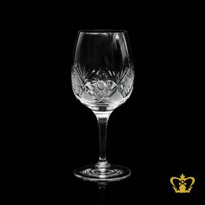 Crystal-wine-glass-with-alluring-elegant-pattern-hand-carved