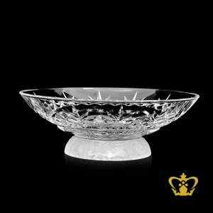 Charming-crystal-centerplate-handcrafted-with-intense-leaf-pattern-cuts-alluring-decorative-gift