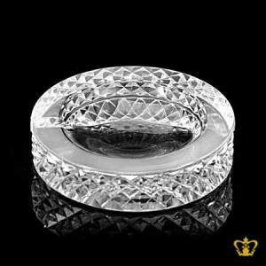 Manufactured-artistic-crystal-ashtray-with-intricate-cuts