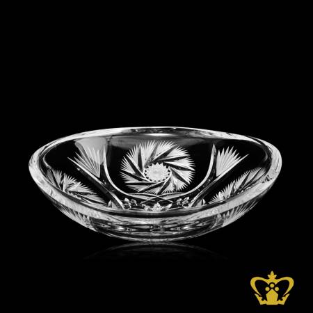 A-timeless-crystal-wide-bowl-decorated-with-traditional-twirling-star-handcrafted-pattern