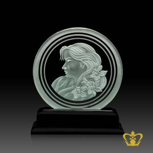 Crystal-plaque-engrave-lady-picture-with-a-wooden-base