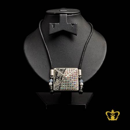 Trendy-white-pendant-square-inlaid-with-exclusive-crystal-diamond-modish-gift-for-her