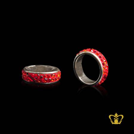Shiny-round-silver-ring-embellish-with-red-crystal-diamond-elegant-beautiful-gift-for-her