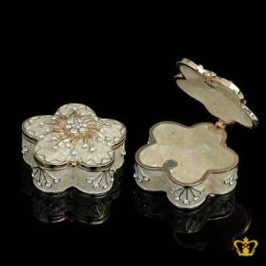 Artistry-Custom-Made-Flower-Trinket-Box-with-Intricate-Detailing