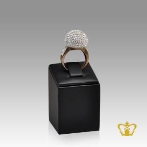 Classy-round-silver-ring-embellish-with-black-and-clear-crystal-stone