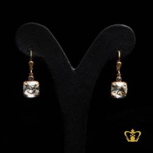 Metal-dangling-earring-golden-embellished-with-sparkling-crystal-diamond-exquisite-jewelry-gift-for-her