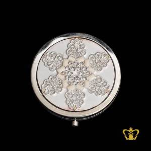 Round-silver-small-compact-ladies-mirror-embellish-with-clear-crystal-diamond