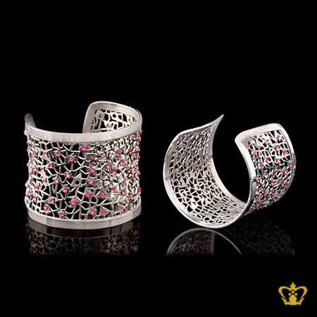Napkin-holder-embellished-with-pink-crystal-diamond