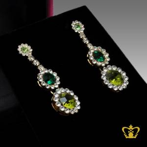 Lovely-dangling-earring-inlaid-with-crystal-diamond-diamond-lovely-gift-for-her
