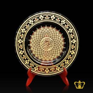 Elegant-handcrafted-decorative-crystal-centerplate-with-golden-pattern-on-the-edges