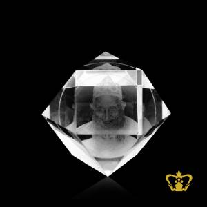 His-holiness-Dr-Syedna-Mohammed-Burhanuddin-3D-photo-in-crystal-tilted-cube-laser-engraved