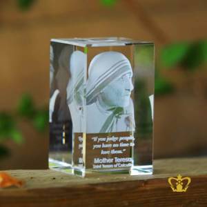 Mother-Teresa-Saint-Teresa-of-Calcutta-3D-Laser-Engraved-Crystal-Cube-with-her-Most-Popular-Quotes-Inspirational-and-Motivational-Gifts