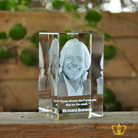 English-business-magnate-Richard-Branson-3D-laser-engraved-crystal-rectangular-cube-with-his-most-popular-quotes-etched