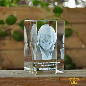 English-business-magnate-Richard-Branson-3D-laser-engraved-crystal-rectangular-cube-with-his-most-popular-quotes-etched