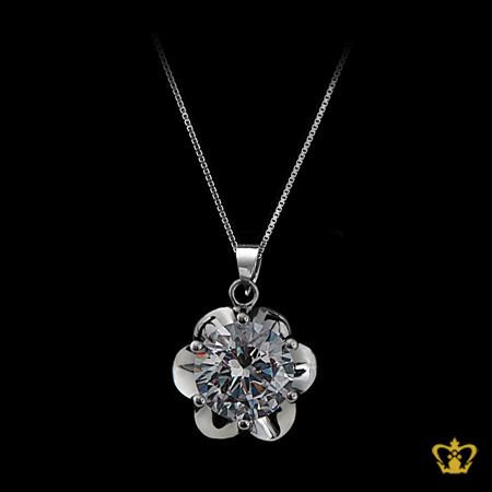 Silver-flower-pendant-inlaid-with-alluring-crystal-diamond-lovely-gift-for-her