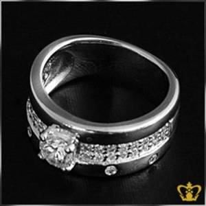 Silver-ring-inlaid-with-clear-crystal-diamond-elegant-gift-for-her