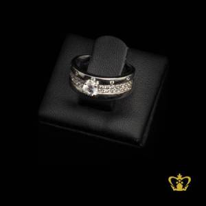 Silver-ring-inlaid-with-clear-crystal-diamond-elegant-gift-for-her