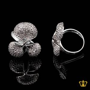 Amiable-modish-silver-flower-ring-inlaid-with-crystal-diamond-elegant-gift-for-her