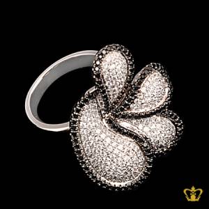 Flower-ring-embellished-with-sparkling-black-and-clear-crystal-diamond-gorgeous-gift-for-her