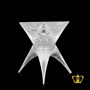 Artistry-crystal-classic-triangular-objet-the-art-with-intricate-design
