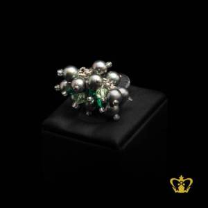 Exquisite-lovely-pearl-silver-ring-embellish-with-green-crystal-stone-elegant-gift-for-her