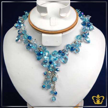 Stylish-necklace-embellished-with-blue-crystal-stone