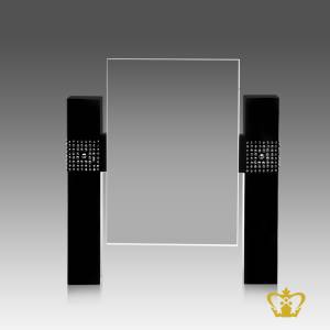 Handcrafted-Optic-Crystal-Plaque-stands-on-Black-Crystal-Pillar-Trophy-Custom-Text-Engraving-Logo-UAE-Famous-Souvenirs