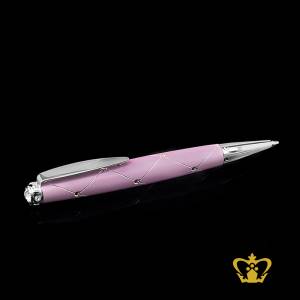 Manufactured-Artistic-Metal-Ball-Pen-with-Crystal-Stone-and-Intricate-Design