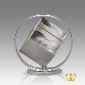 Personalized-crystal-rotating-cube-with-silver-frame-and-for-desktop-customized-with-your-name-designation-logo
